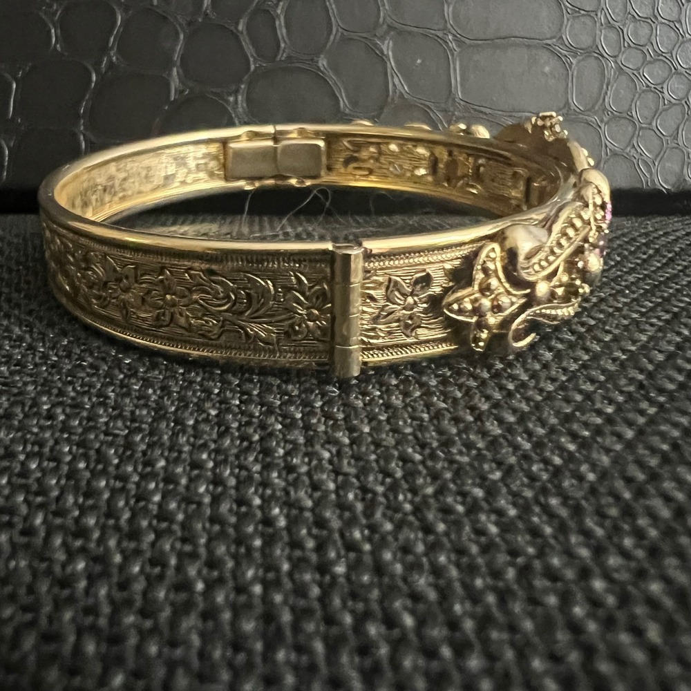 Avon Vintage Gold Tone Purple Rhinestone Pearl Hinged Bangle Bracelet Victorian - Picture 5 of 9